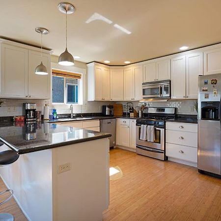 Stylish North Seattle Townhouse- Dual Master Suites Eksteriør bilde