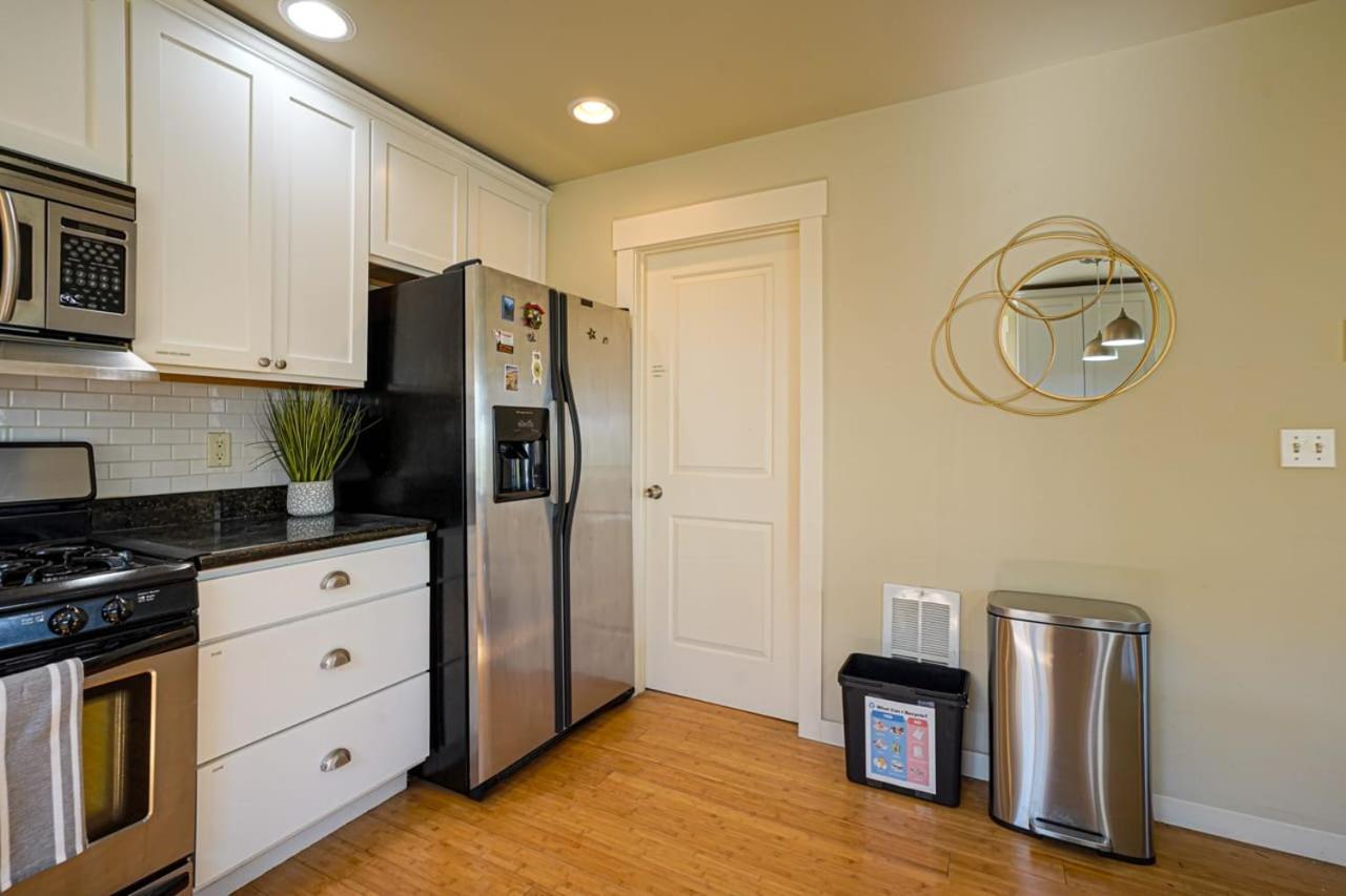 Stylish North Seattle Townhouse- Dual Master Suites Eksteriør bilde